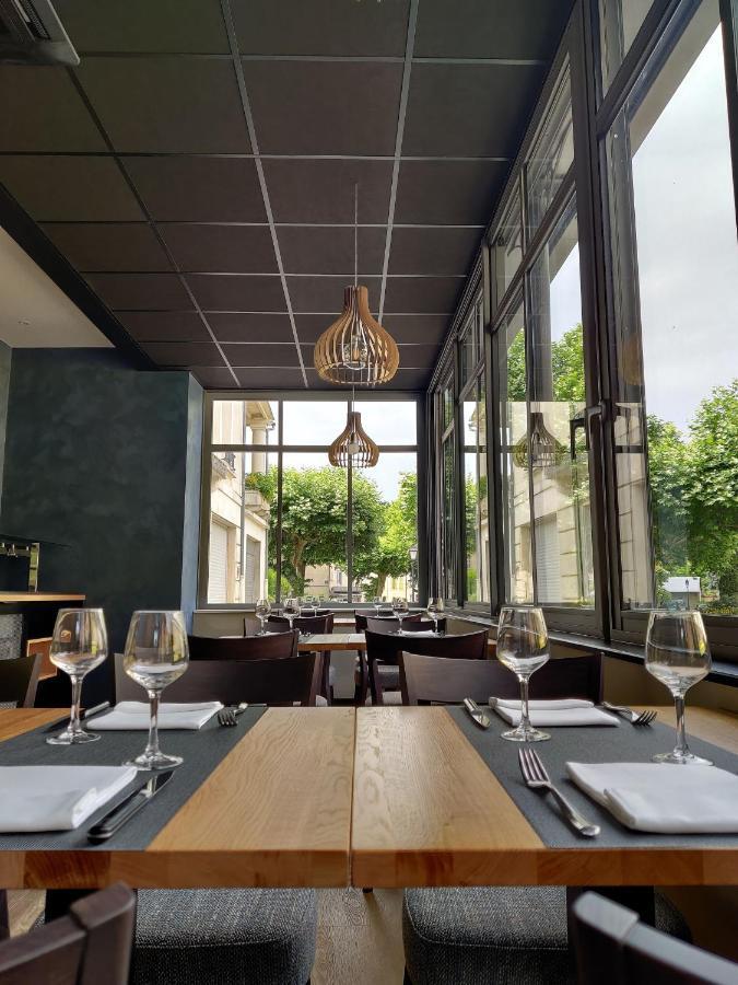 Logis Hotel Restaurant De France Saint-Geniez-d'Olt Exterior foto