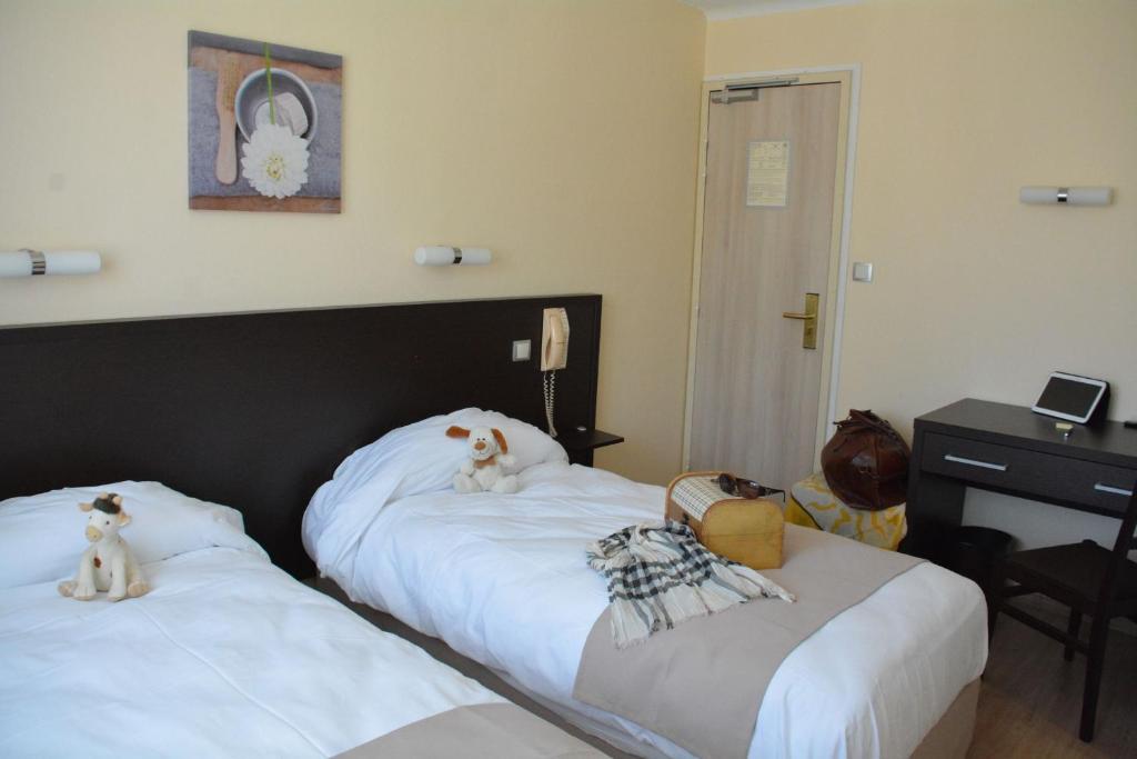 Logis Hotel Restaurant De France Saint-Geniez-d'Olt Quarto foto